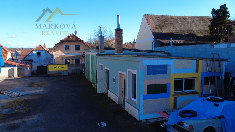Komerční areál – autodílna a pneuservis s bytovými jednotkami, 887 m², Týn nad Vltavou – Malá Strana