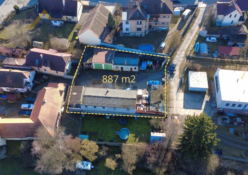 Komerční areál – autodílna a pneuservis s bytovými jednotkami, 887 m², Týn nad Vltavou – Malá Strana