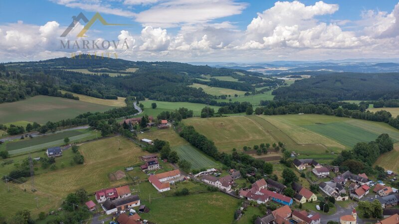 Prodej, vícegenerační rodinný dům s dílnou, stodolou a stavebním pozemkem, Žárovná, Šumava