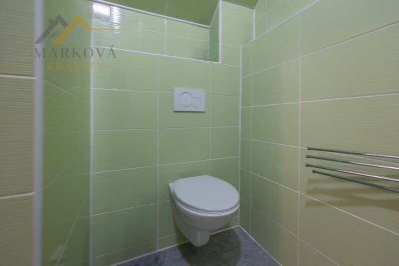 Prodej, vícegenerační rodinný dům s dílnou, stodolou a stavebním pozemkem, Žárovná, Šumava