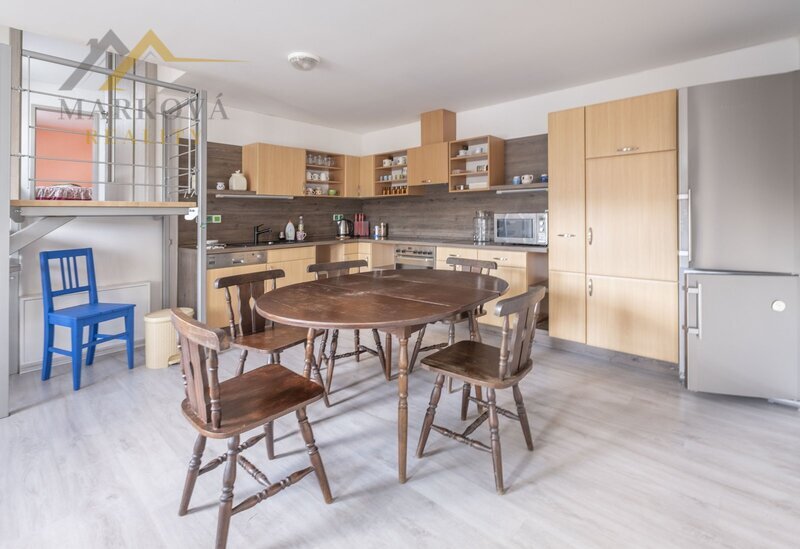 Prodej, vícegenerační rodinný dům s dílnou, stodolou a stavebním pozemkem, Žárovná, Šumava