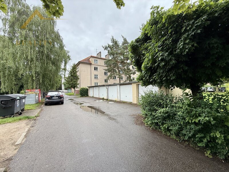 Garáž, osobní vlastnictví, 18 m2, České Budějovice, Lidická třída