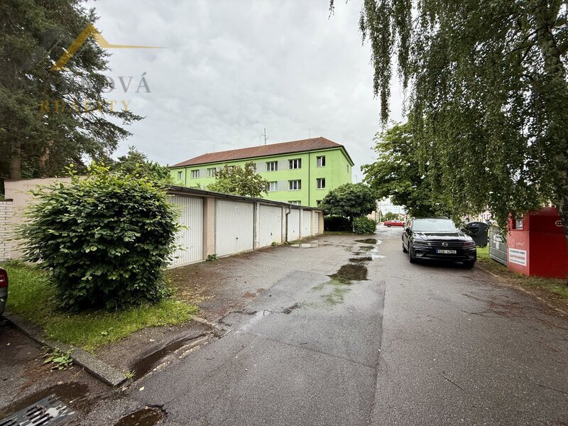 Garáž, osobní vlastnictví, 18 m2, České Budějovice, Lidická třída