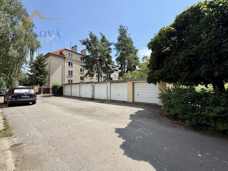 Garáž, osobní vlastnictví, 18 m2, České Budějovice, Lidická třída