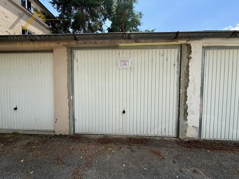 Garáž, osobní vlastnictví, 18 m2, České Budějovice, Lidická třída