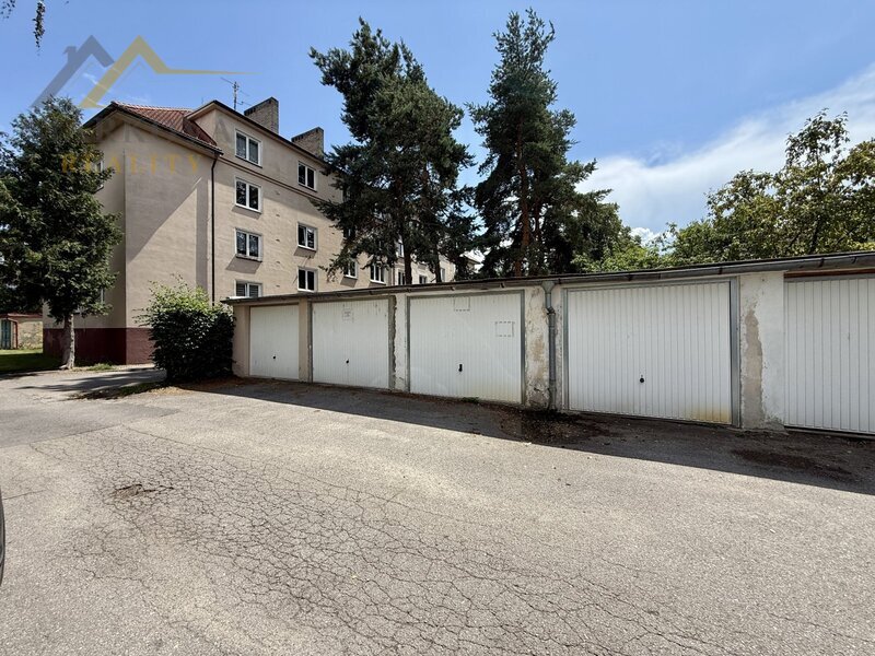 Garáž, osobní vlastnictví, 18 m2, České Budějovice, Lidická třída