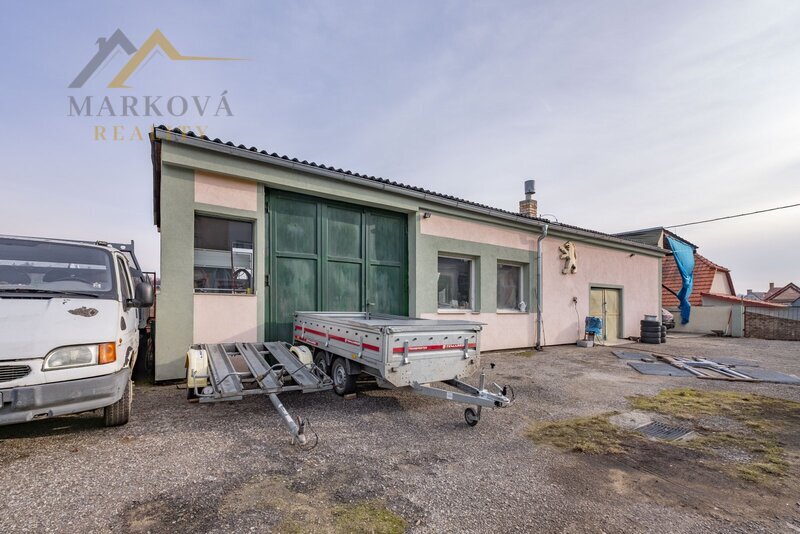 Komerční areál – autodílna a pneuservis s bytovými jednotkami, 887 m², Týn nad Vltavou – Malá Strana