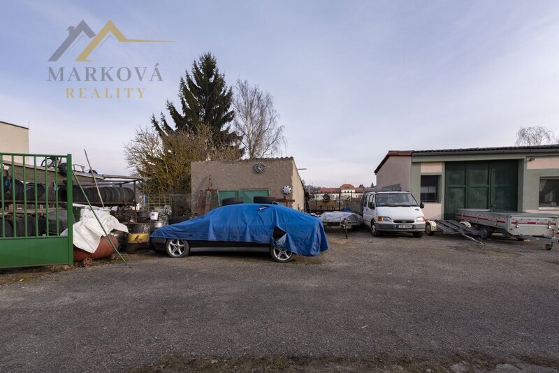 Komerční areál – autodílna a pneuservis s bytovými jednotkami, 887 m², Týn nad Vltavou – Malá Strana