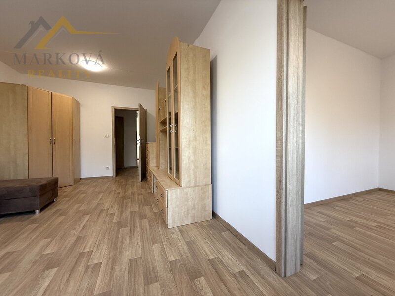 Pronájem, byt 3+1, balkon a zasklená lodžie, 67 m², Týn nad Vltavou, ul. Komenského