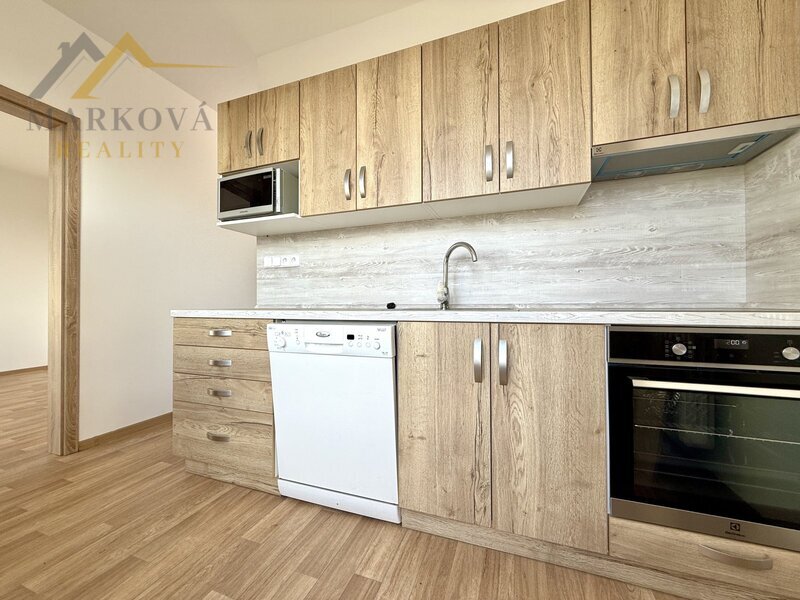 Pronájem, byt 3+1, balkon a zasklená lodžie, 67 m², Týn nad Vltavou, ul. Komenského