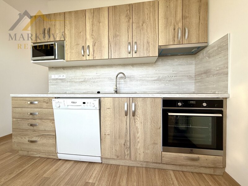 Pronájem, byt 3+1, balkon a zasklená lodžie, 67 m², Týn nad Vltavou, ul. Komenského