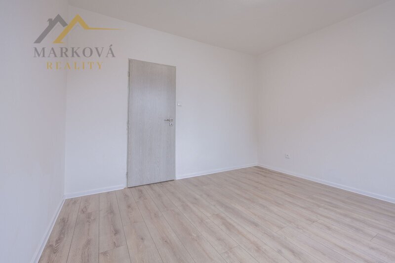 Pronájem bytu 3+1 95 m2 se zahradou a garáží, Soběslav