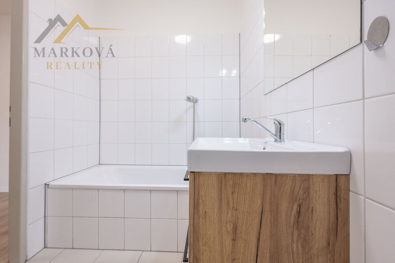 Pronájem bytu 3+1 95 m2 se zahradou a garáží, Soběslav