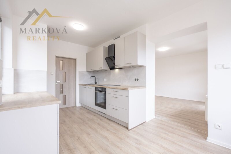 Pronájem bytu 3+1 95 m2 se zahradou a garáží, Soběslav