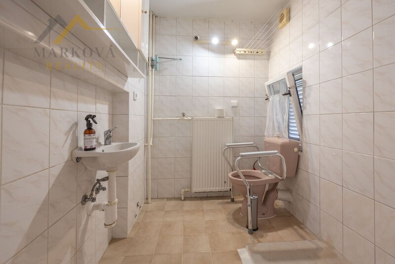 Prodej, rodinný dům, 688 m² , Koloděje nad Lužnicí