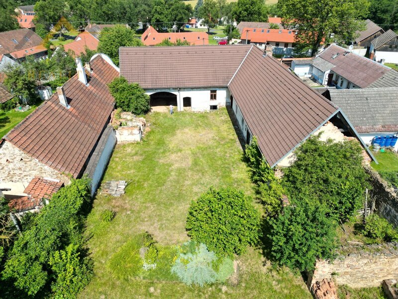 Prodej, rodinný dům se stavební parcelou, Bežerovice, Bechyně, 2008 m2