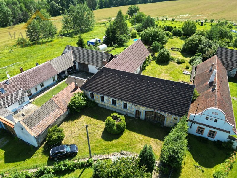 Prodej, rodinný dům se stavební parcelou, Bežerovice, Bechyně, 2008 m2