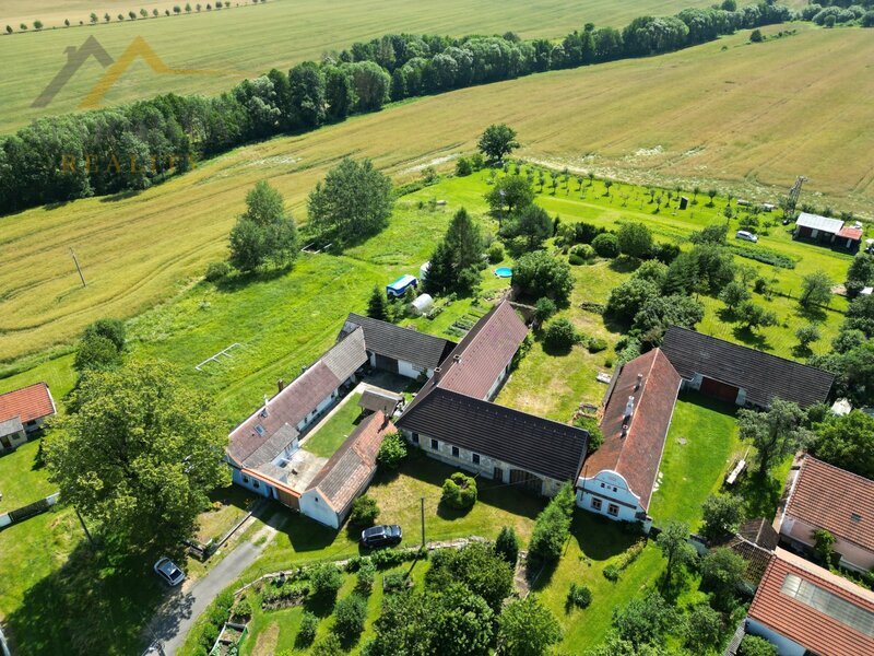 Prodej, rodinný dům se stavební parcelou, Bežerovice, Bechyně, 2008 m2