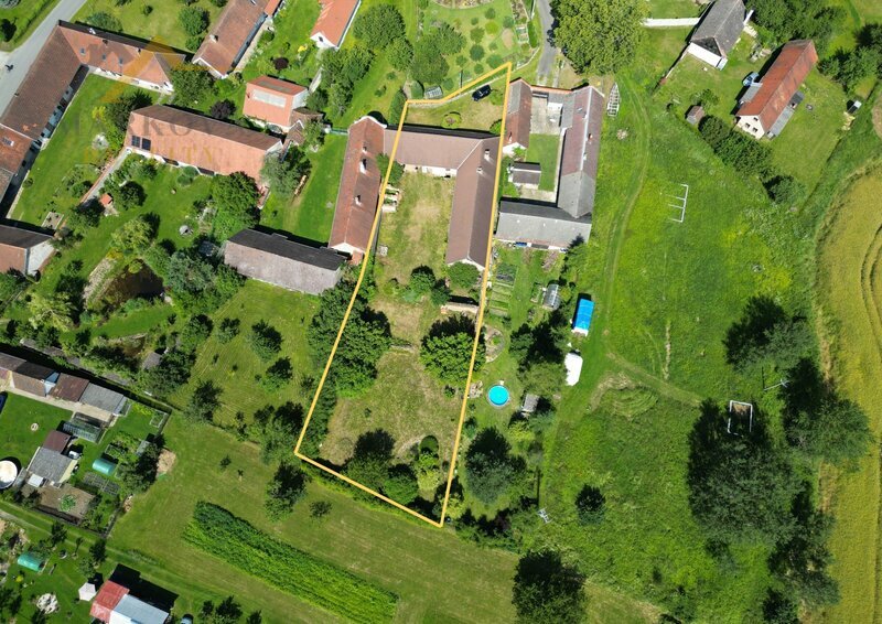 Prodej, rodinný dům se stavební parcelou, Bežerovice, Bechyně, 2008 m2