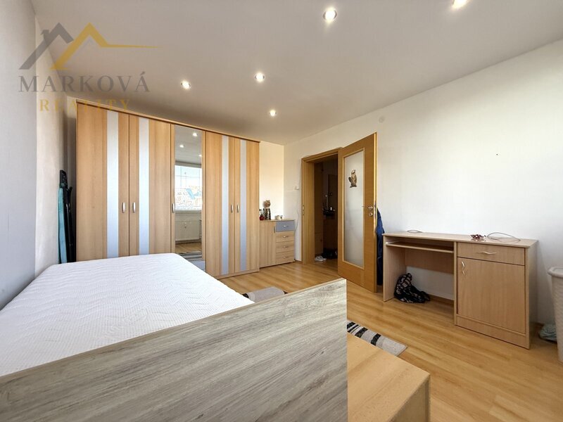 Pronájem, byt 2+1 s balkonem, České Budějovice, ul. Jar. Haška