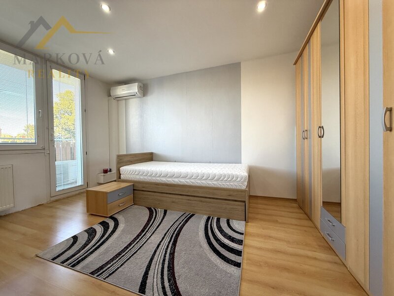 Pronájem, byt 2+1 s balkonem, České Budějovice, ul. Jar. Haška