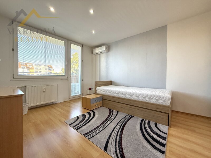 Pronájem, byt 2+1 s balkonem, České Budějovice, ul. Jar. Haška