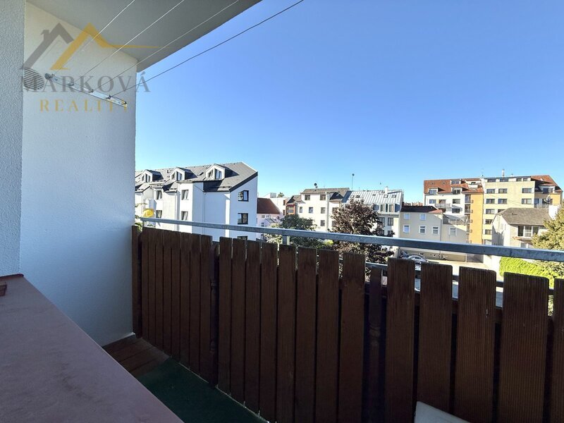 Pronájem, byt 2+1 s balkonem, České Budějovice, ul. Jar. Haška