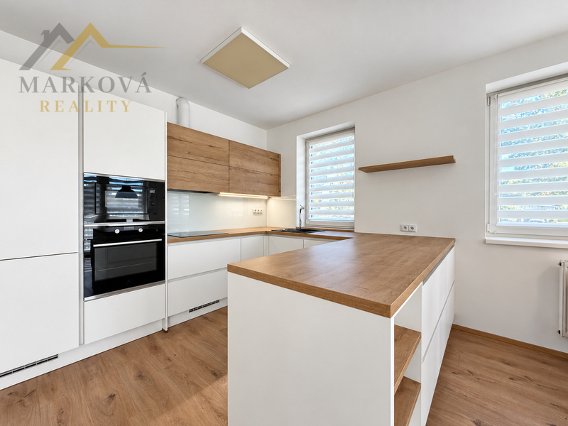 Pronájem bytu 3+kk s terasou a vlastním parkováním, 85,3 m² – náměstí Švabinského