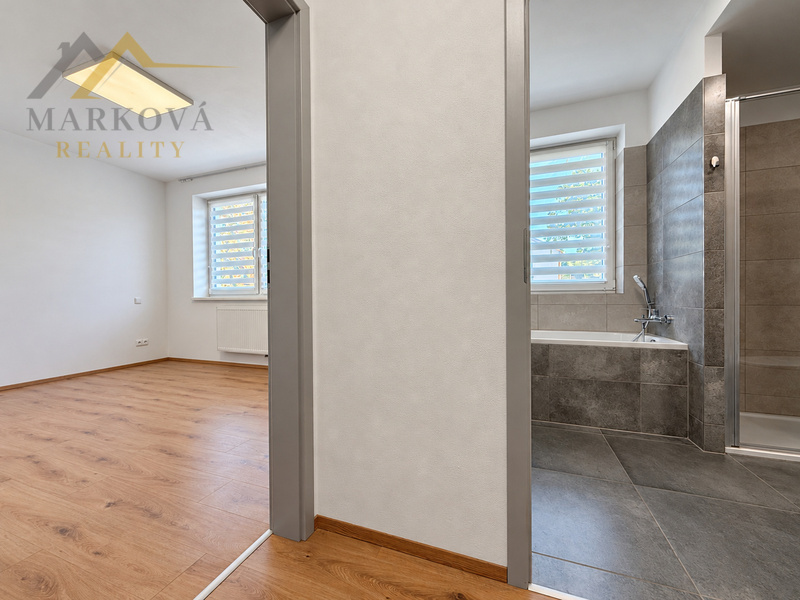 Pronájem bytu 3+kk s terasou a vlastním parkováním, 85,3 m² – náměstí Švabinského
