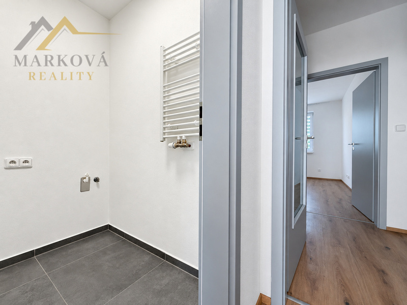 Pronájem bytu 3+kk s terasou a vlastním parkováním, 85,3 m² – náměstí Švabinského