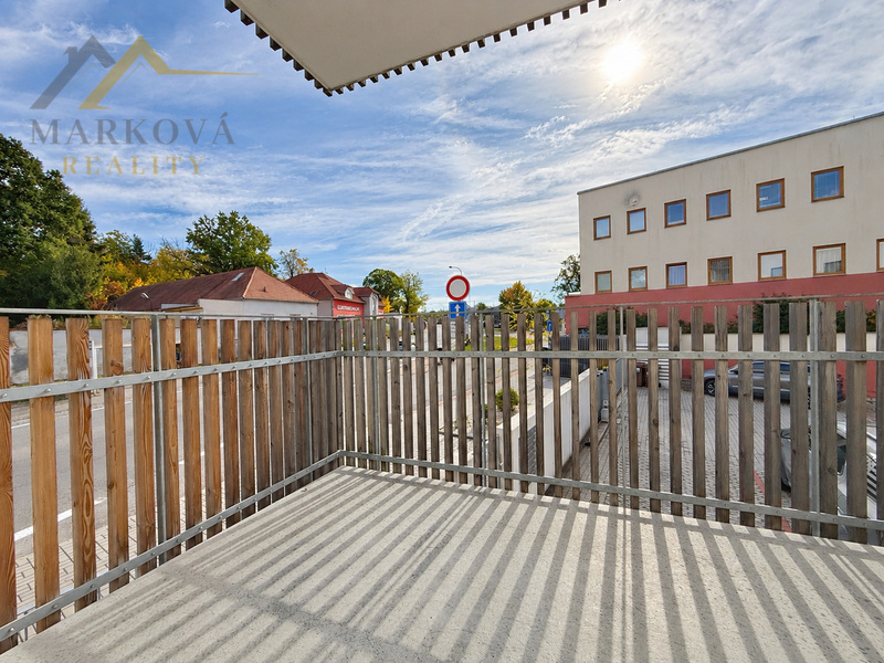 Pronájem bytu 3+kk s terasou a vlastním parkováním, 85,3 m² – náměstí Švabinského