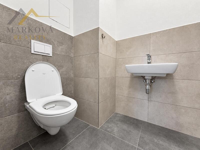 Pronájem bytu 3+kk s terasou a vlastním parkováním, 85,3 m² – náměstí Švabinského