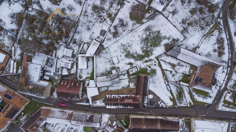 Prostorný rodinný dům po rekonstrukci (2019) 6+kk, 189 m², pozemek  1974 m²