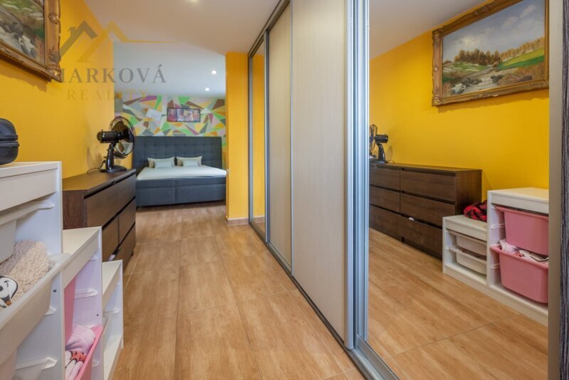 Prostorný rodinný dům po rekonstrukci (2019) 6+kk, 189 m², pozemek  1974 m²