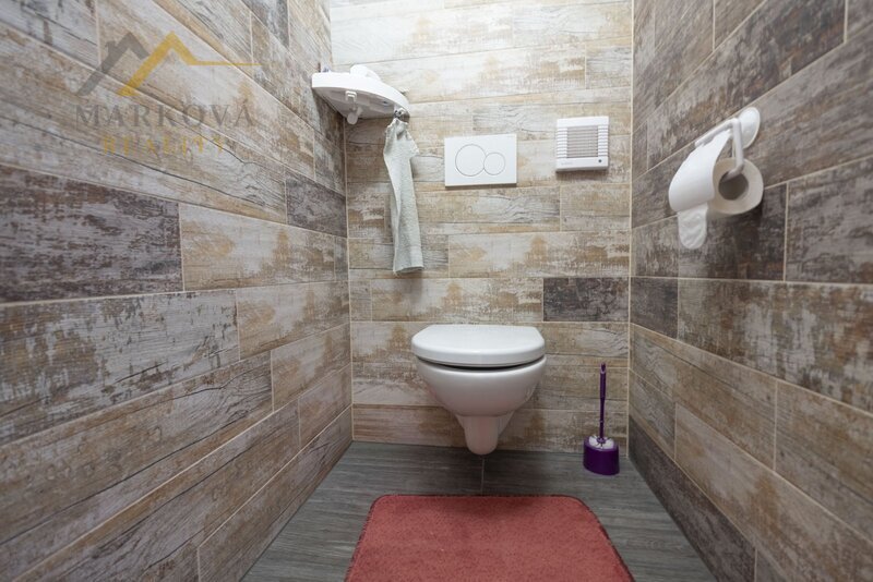 Prostorný rodinný dům po rekonstrukci (2019) 6+kk, 189 m², pozemek  1974 m²