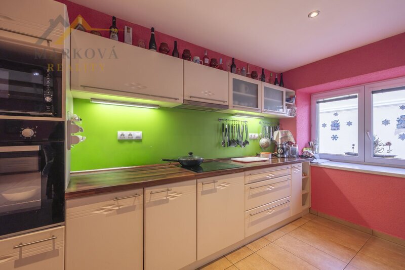 Prostorný rodinný dům po rekonstrukci (2019) 6+kk, 189 m², pozemek  1974 m²