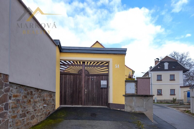 Prostorný rodinný dům po rekonstrukci (2019) 6+kk, 189 m², pozemek  1974 m²