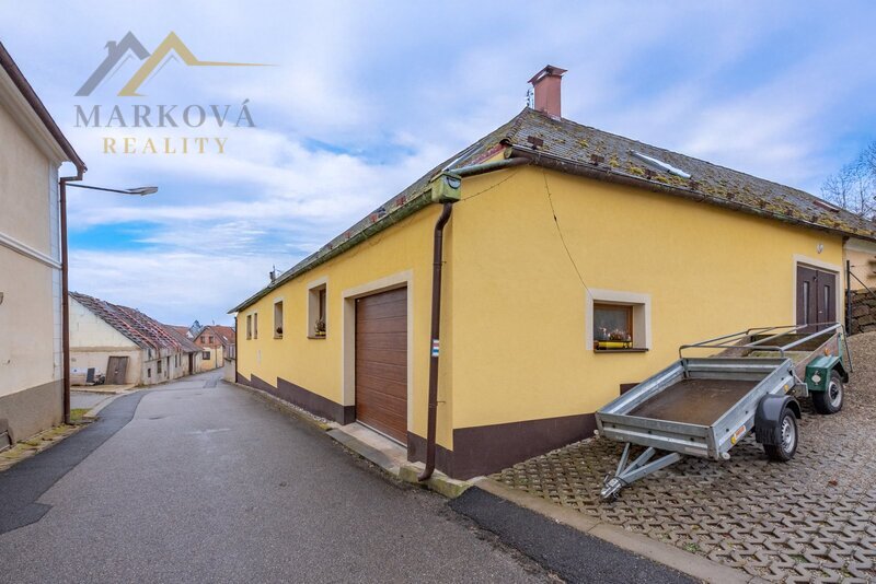 Prostorný rodinný dům po rekonstrukci (2019) 6+kk, 189 m², pozemek  1974 m²