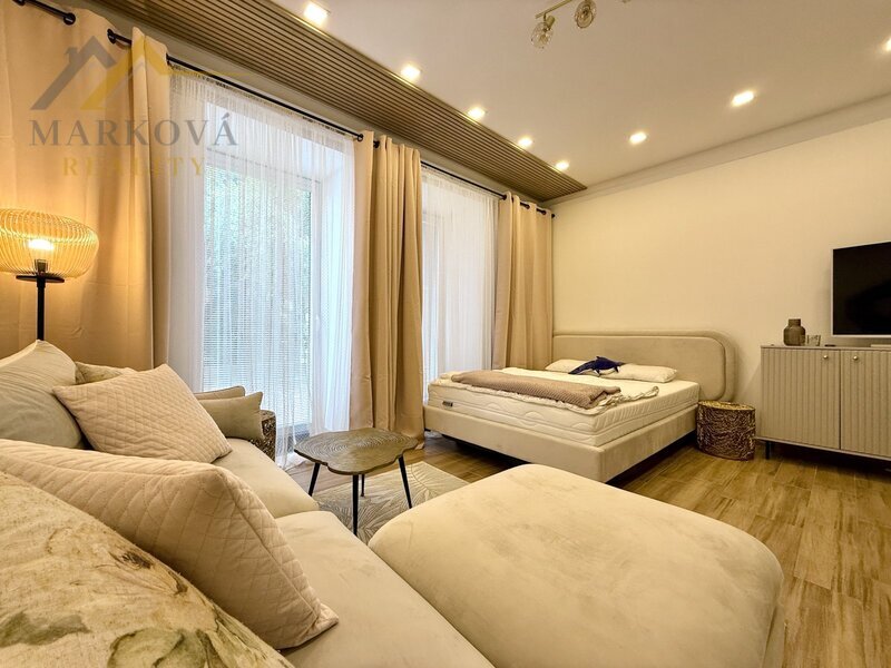Pronájem, byt 1kk s terasou a přístupem do zahrady, 30 m2, Písek, ul. Dvořákova