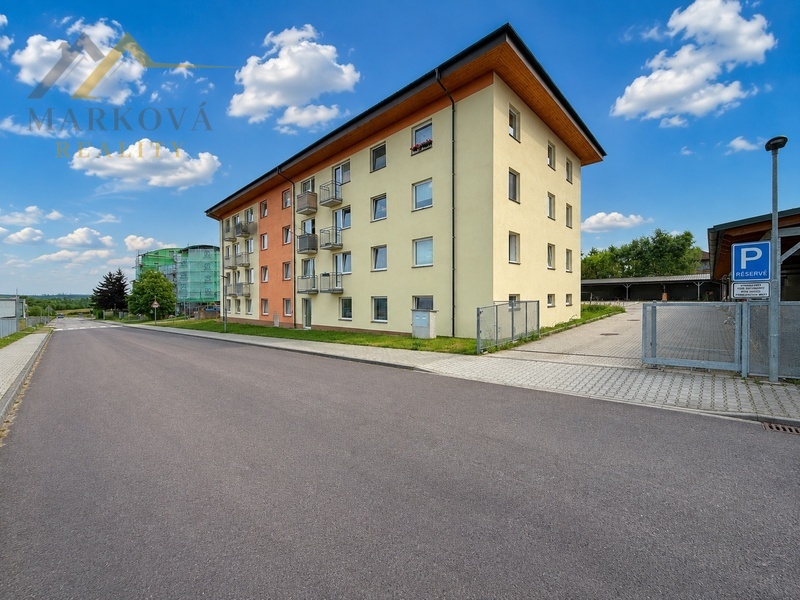 Prodej, 1+1, 39,3 m2, s krytým parkovacím stáním, Dačice