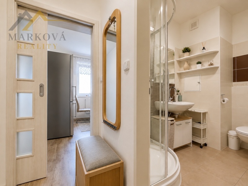 Prodej, 1+1, 39,3 m2, s krytým parkovacím stáním, Dačice
