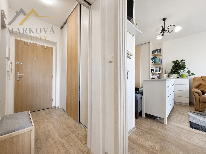 Prodej, 1+1, 39,3 m2, s krytým parkovacím stáním, Dačice