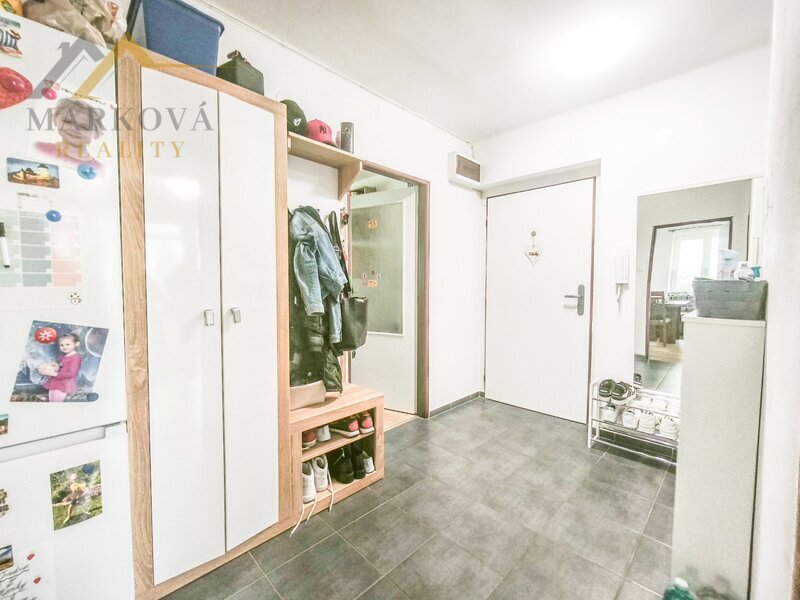 Pronájem světlého bytu 3+1 po rekonstrukci, 80 m², balkon a společná zahrada, Týn nad Vltavou, Malá