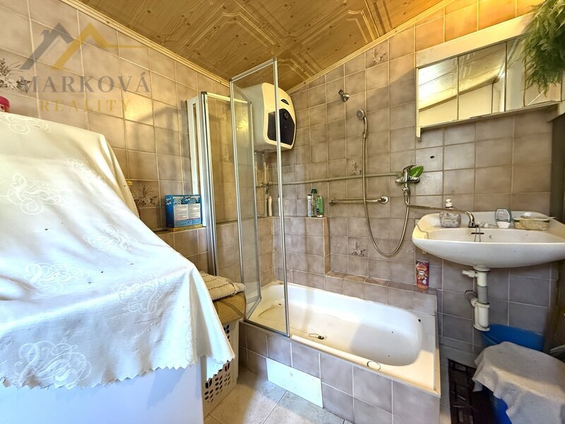 Prodej, rodinný dům se zahradou, 911 m2, České Budějovice, U Hada