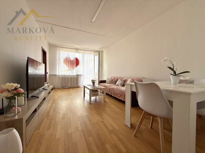 Prodej, 3+1 s balkonem i zasklenou lodžií, OV, Týn nad Vltavou, ul. Komenského