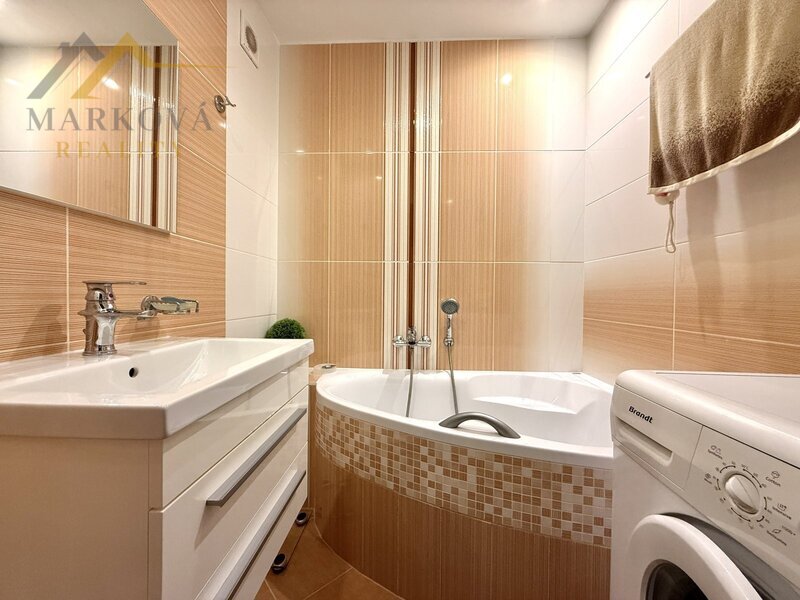 Prodej, byt 3+1 s lodžií, 75,32 m², Praha, Písnická ul.