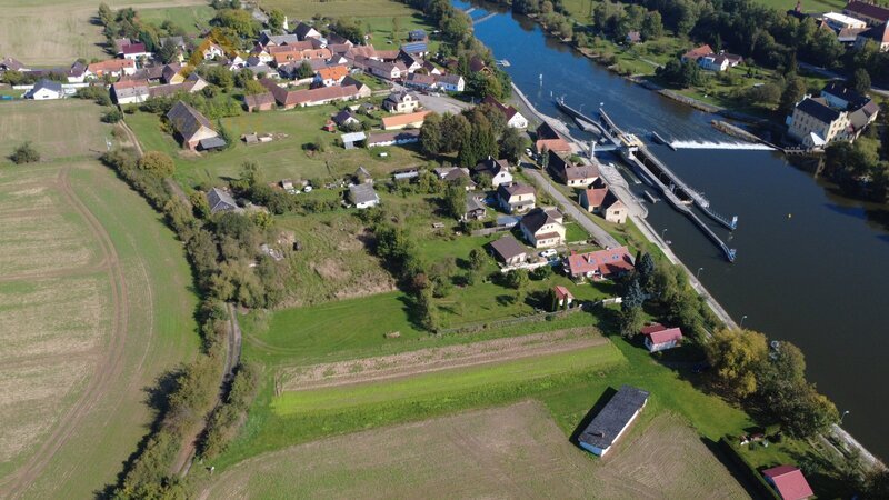 Prodej, stavební pozemek, Hněvkovice na levém břehu Vltavy, 1039 m²