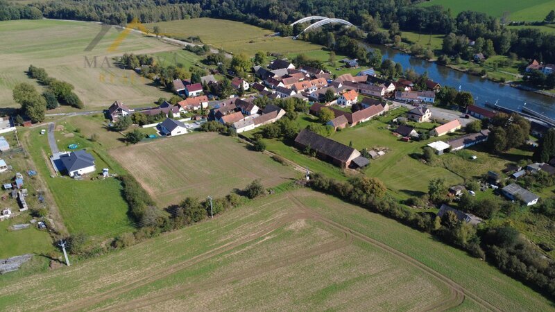 Prodej, stavební pozemek, Hněvkovice na levém břehu Vltavy, 1039 m²