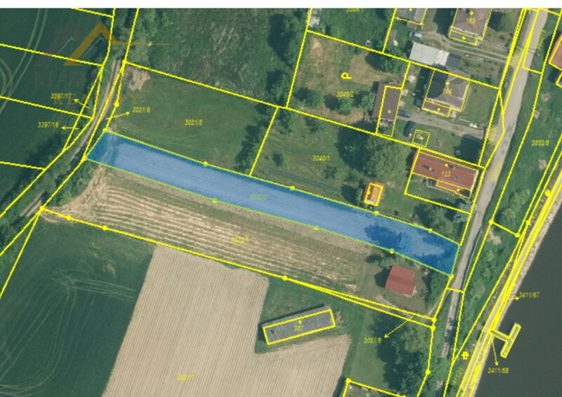 Prodej, stavební pozemek, Hněvkovice na levém břehu Vltavy, 1039 m²