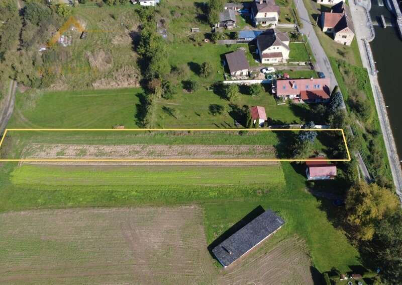 Prodej, stavební pozemek, Hněvkovice na levém břehu Vltavy, 1039 m²
